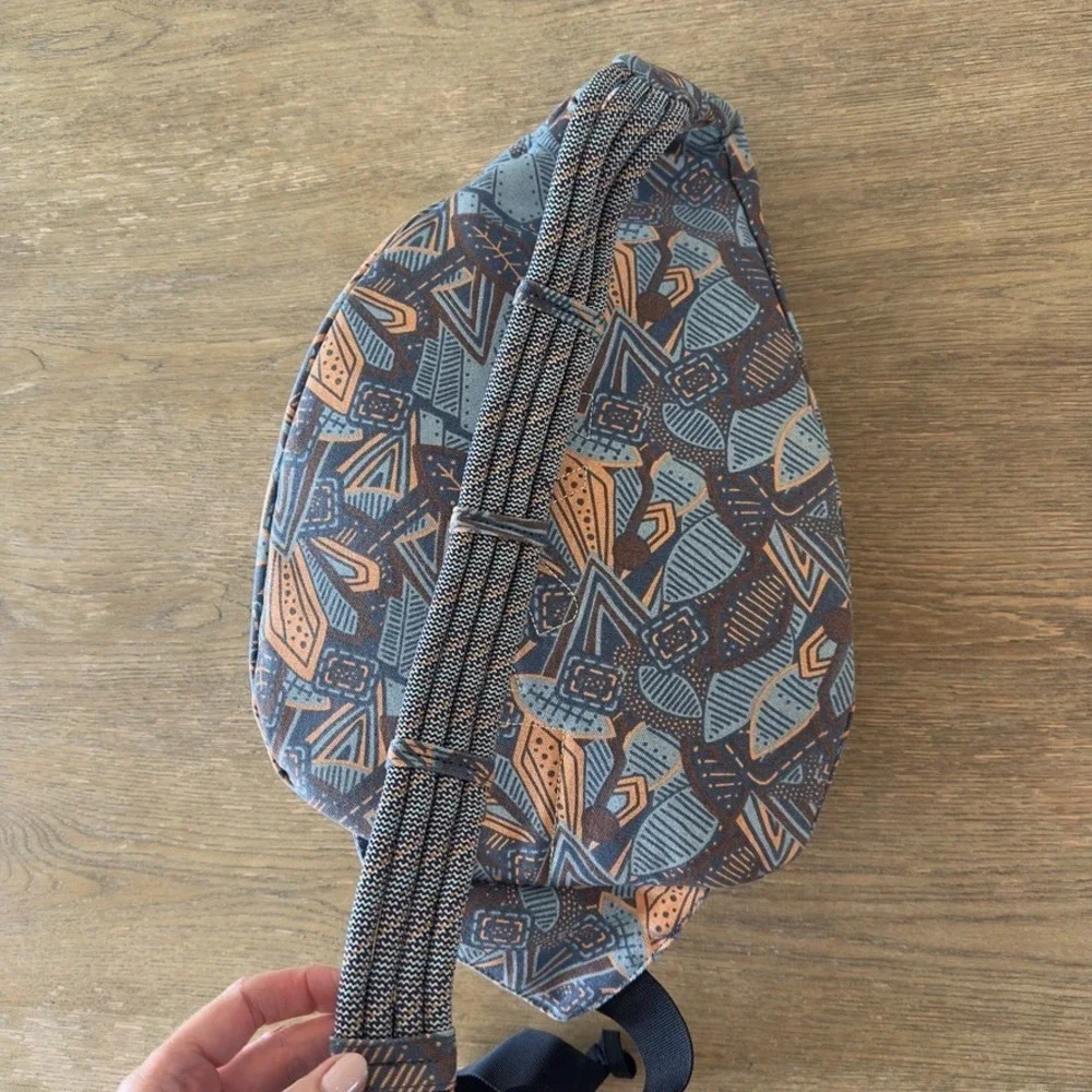KAVU Rope Bag Sling Backpack Mesa-Southwestern Geometric Tribal Blue Orange